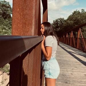 Meet your Posher, Emma